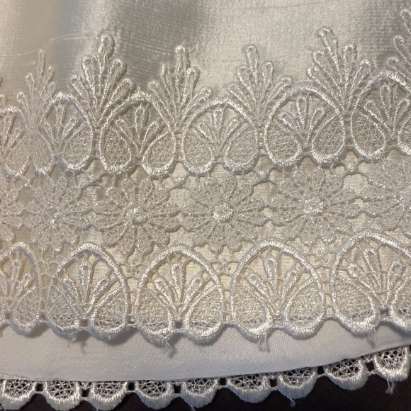 Vintage silk wedding gown, Galina, size 12/14 - Picture 3 of 9